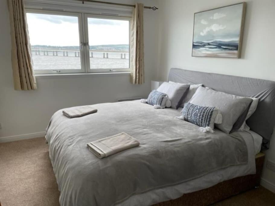 Apartment Lux Waterfront 2 Bed Apt, V&a 10min Walk, St Andrew's Golf 25min Drive Dundee
